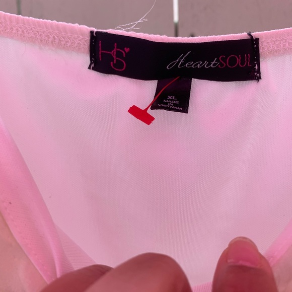 Delicate pattered tank with flowers. Soft. - Picture 2 of 3